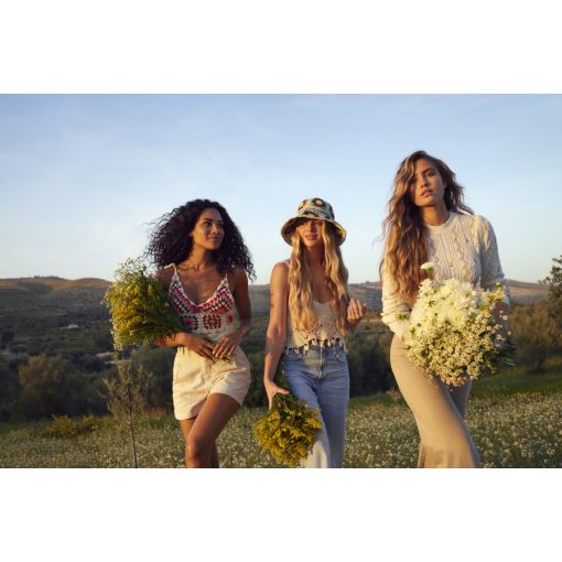 milk_shake® colour maintainer sampon 2 db + AJÁNDÉK colour maintiner whipped cream 2 db 